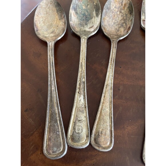 Vintage Wm. A Rogers Hotel Plate Oneida Ltd. 3 Spoons & 4 Forks - Picture 8 of 11